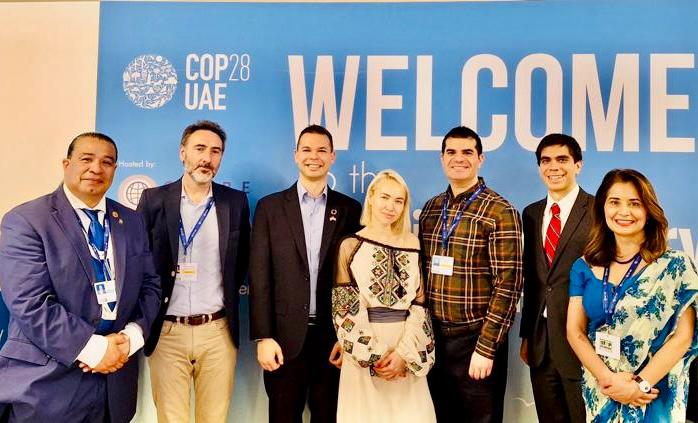 Podiumsteilnehmer der Veranstaltung Briefing on Elected Officials to Protect America ​at COP28